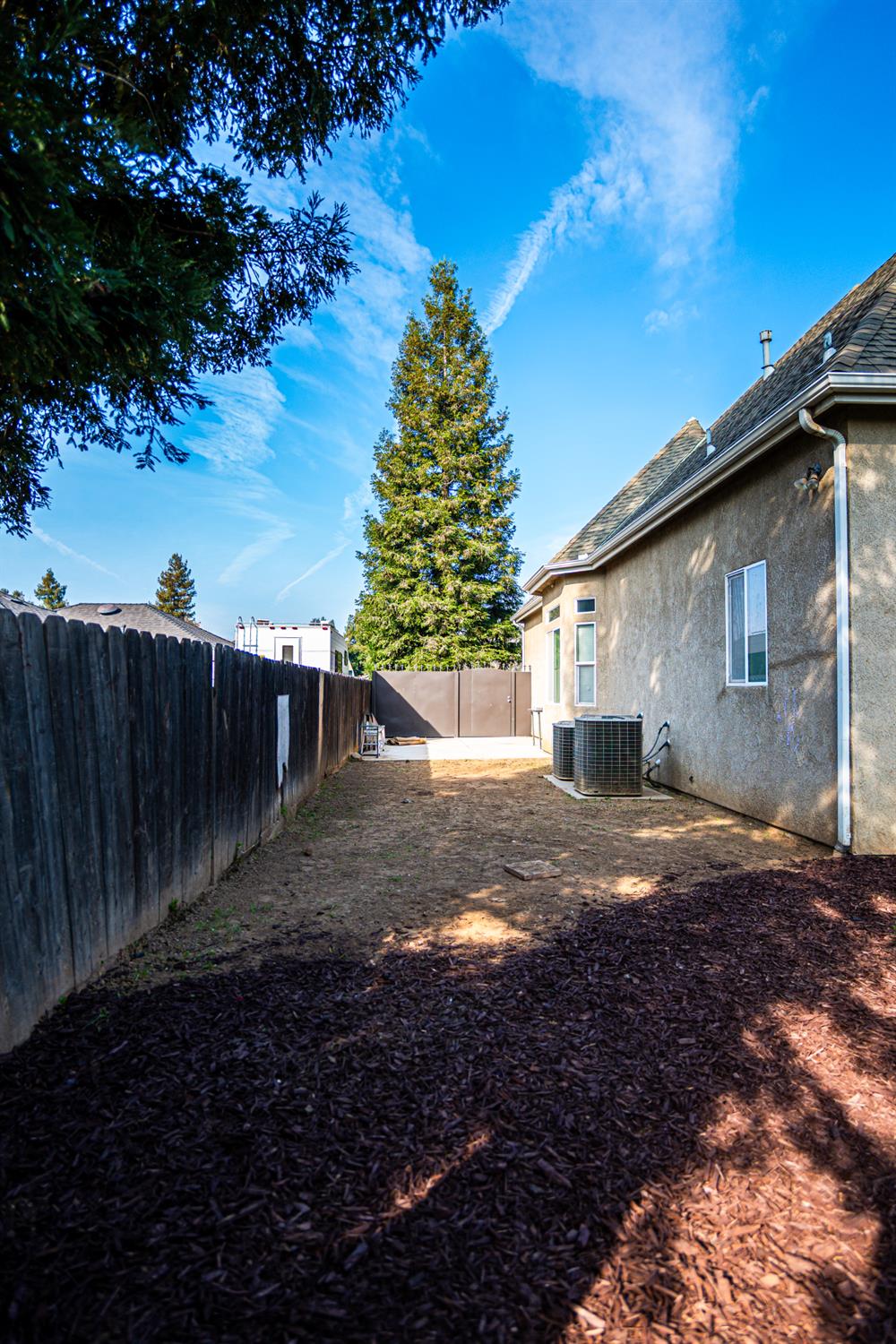 2506 Swift Ave, Clovis, CA 93611