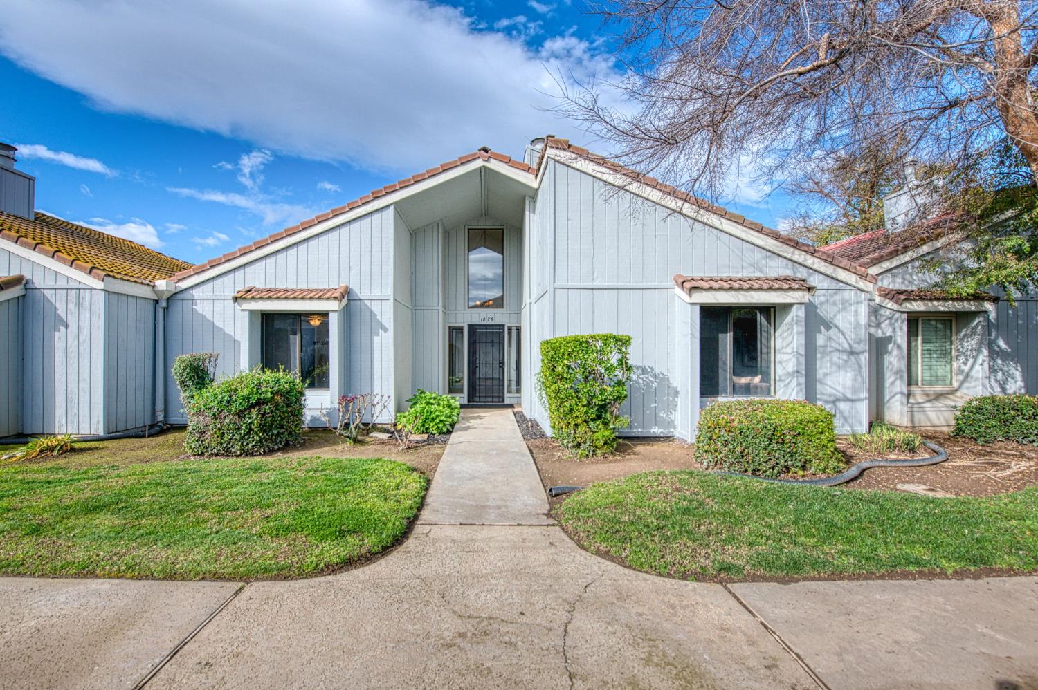 1876 Cougar Ln, Clovis, CA 93611