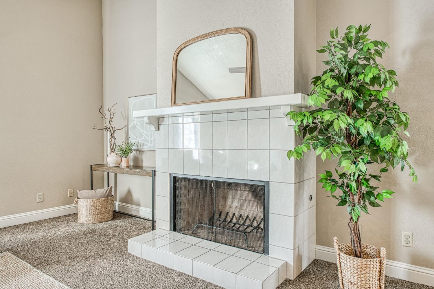 1876 Cougar Ln, Clovis, CA 93611