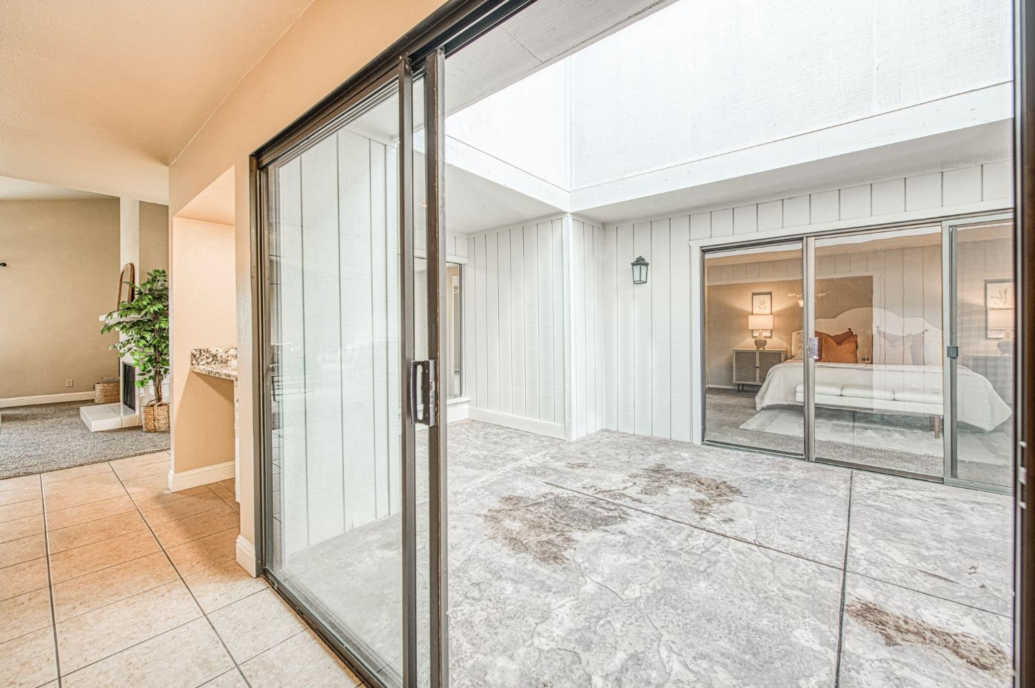 1876 Cougar Ln, Clovis, CA 93611