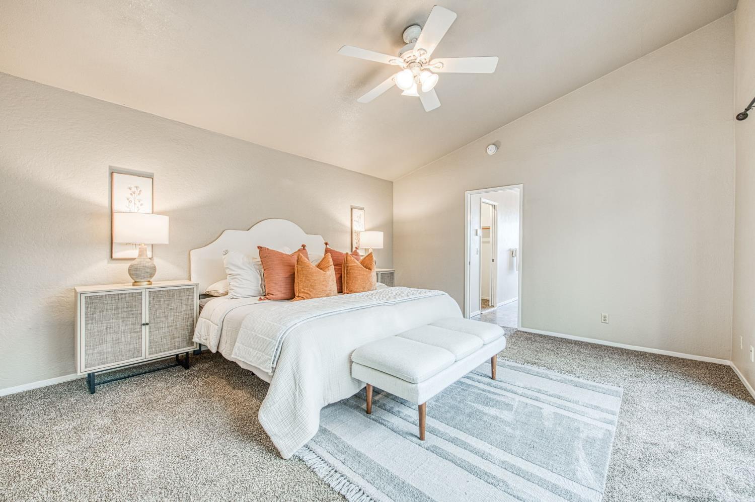 1876 Cougar Ln, Clovis, CA 93611