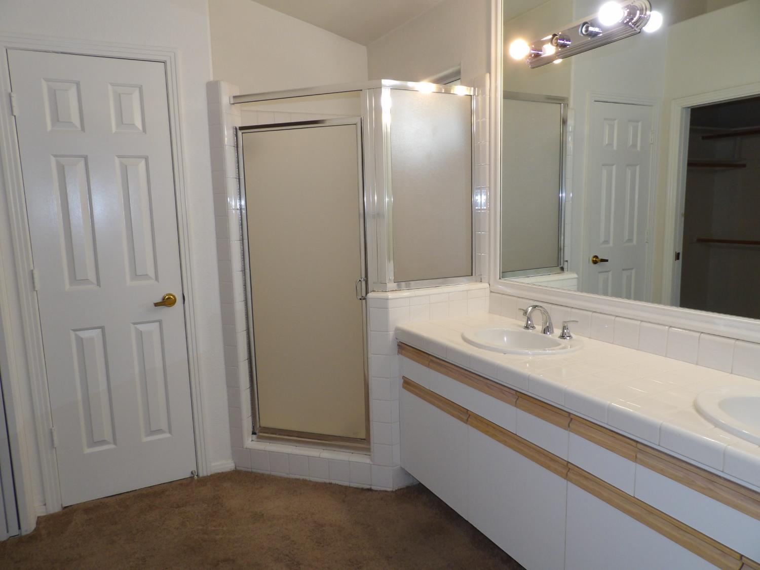 9264 N Concord Dr, Fresno, CA 93720