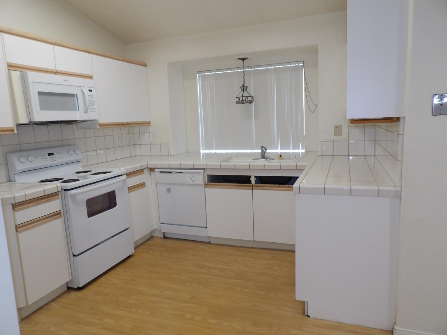 9264 N Concord Dr, Fresno, CA 93720