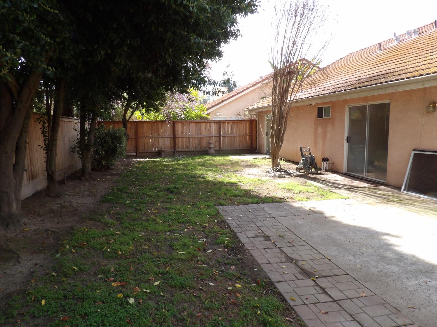 9264 N Concord Dr, Fresno, CA 93720