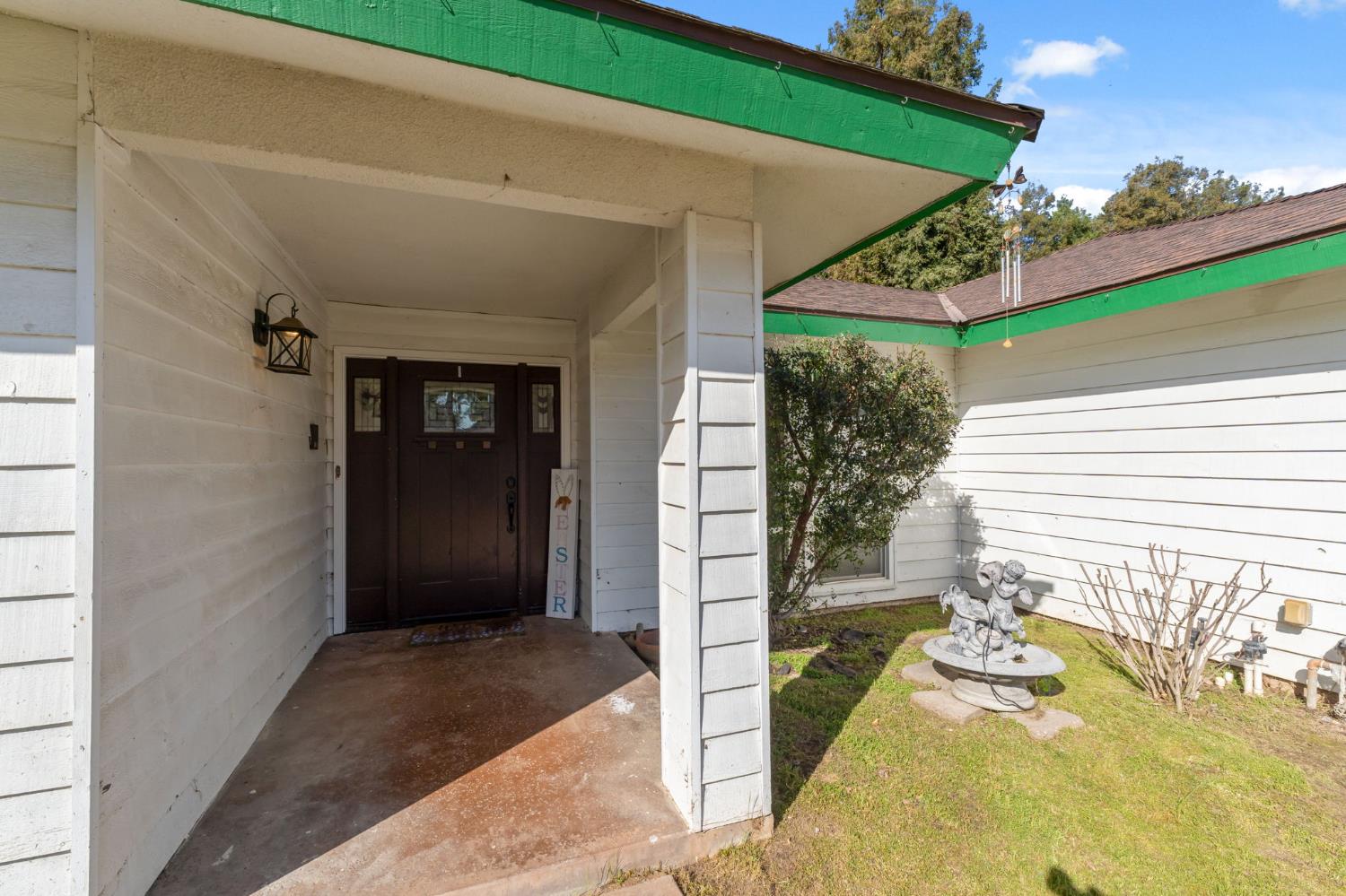 402 Mainberry Dr, Madera, CA 93637