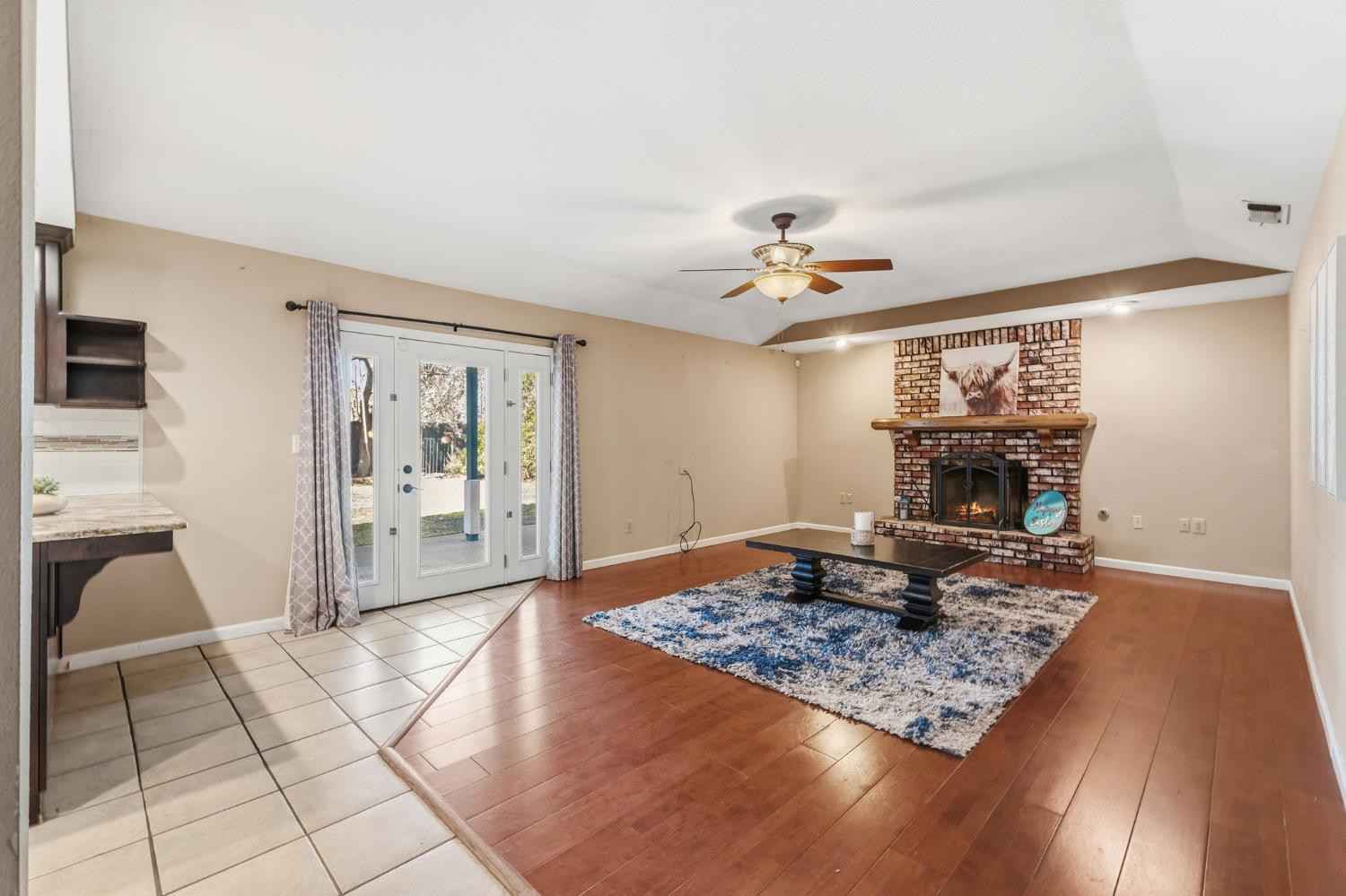 402 Mainberry Dr, Madera, CA 93637