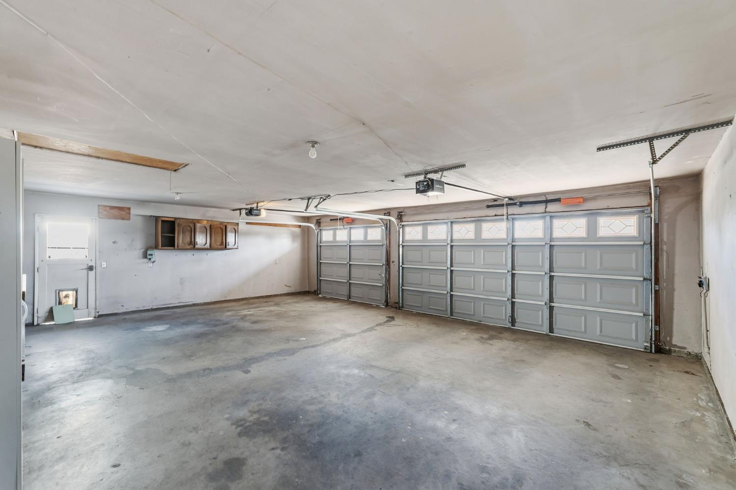 402 Mainberry Dr, Madera, CA 93637