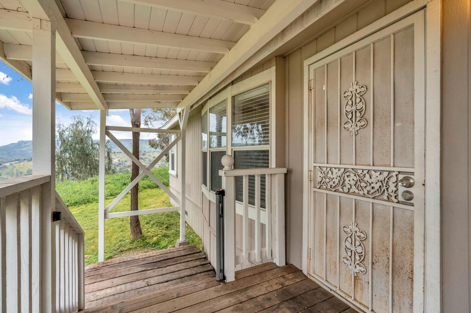 23380 Granite Creek Ln, Clovis, CA 93619