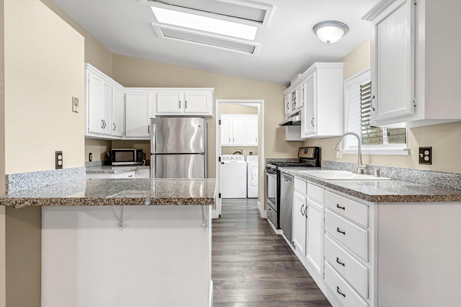 23380 Granite Creek Ln, Clovis, CA 93619