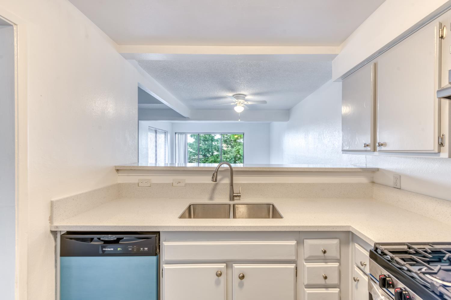 4860 E Lane Ave #230, Fresno, CA 93727