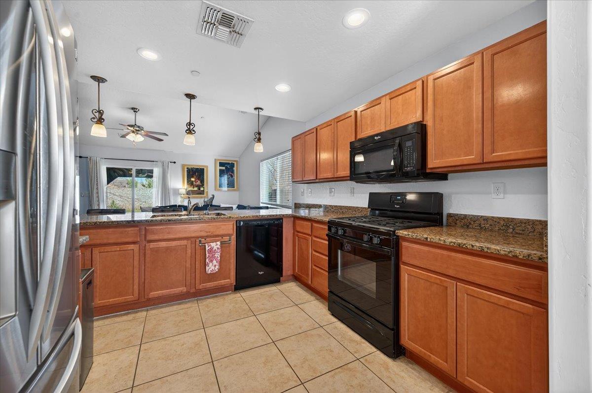 5861 E Platt Ave, Fresno, CA 93727