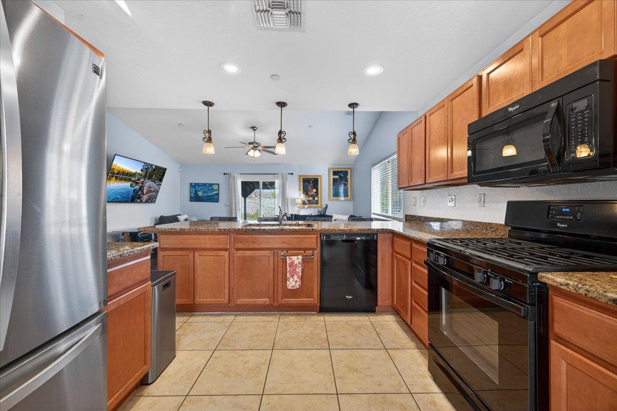 5861 E Platt Ave, Fresno, CA 93727