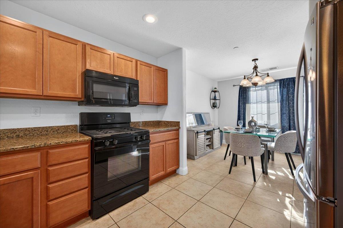 5861 E Platt Ave, Fresno, CA 93727