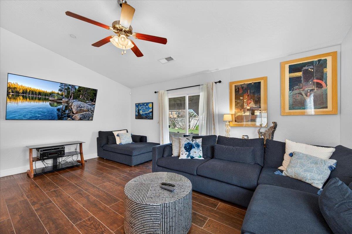 5861 E Platt Ave, Fresno, CA 93727