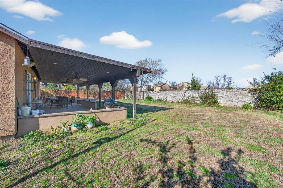 5861 E Platt Ave, Fresno, CA 93727