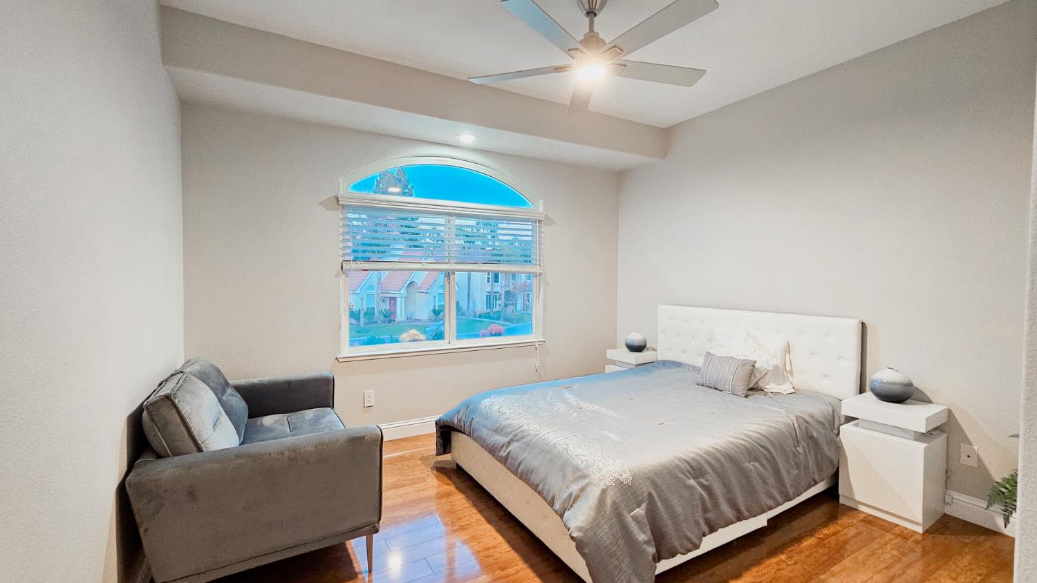 2625 E Sean Ave, Fresno, CA 93720