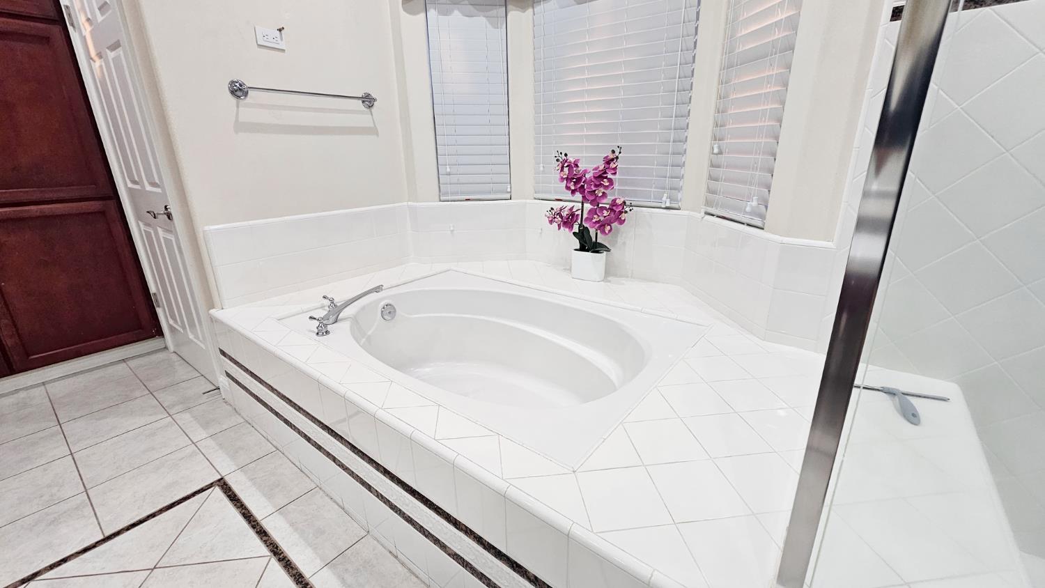 2625 E Sean Ave, Fresno, CA 93720