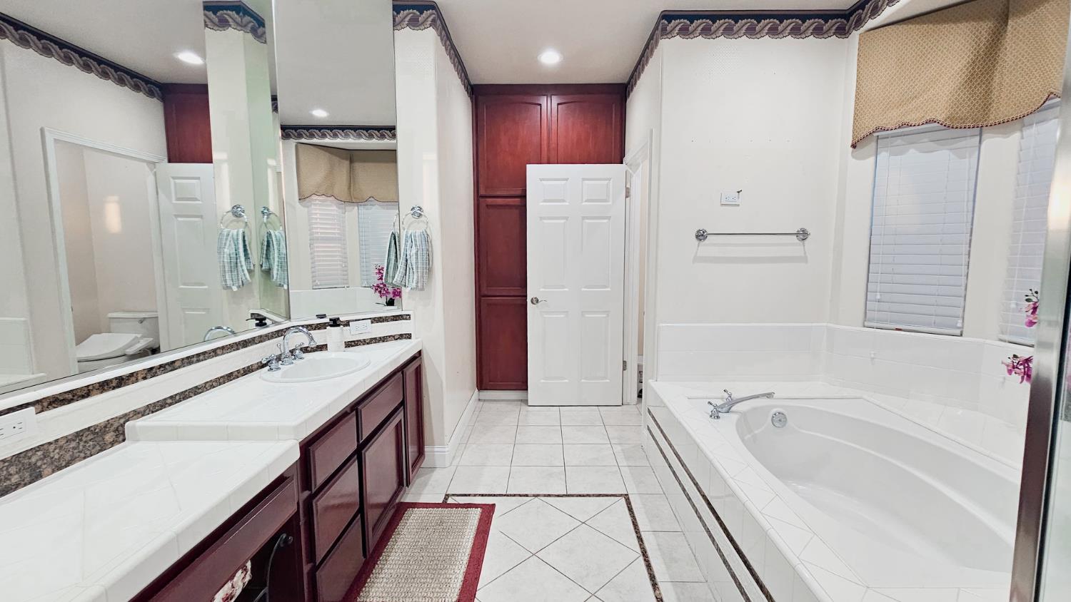 2625 E Sean Ave, Fresno, CA 93720