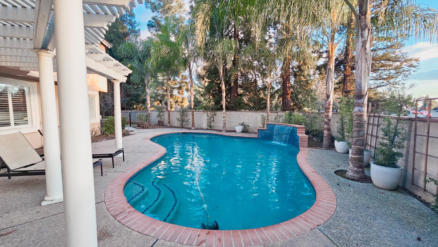 2625 E Sean Ave, Fresno, CA 93720