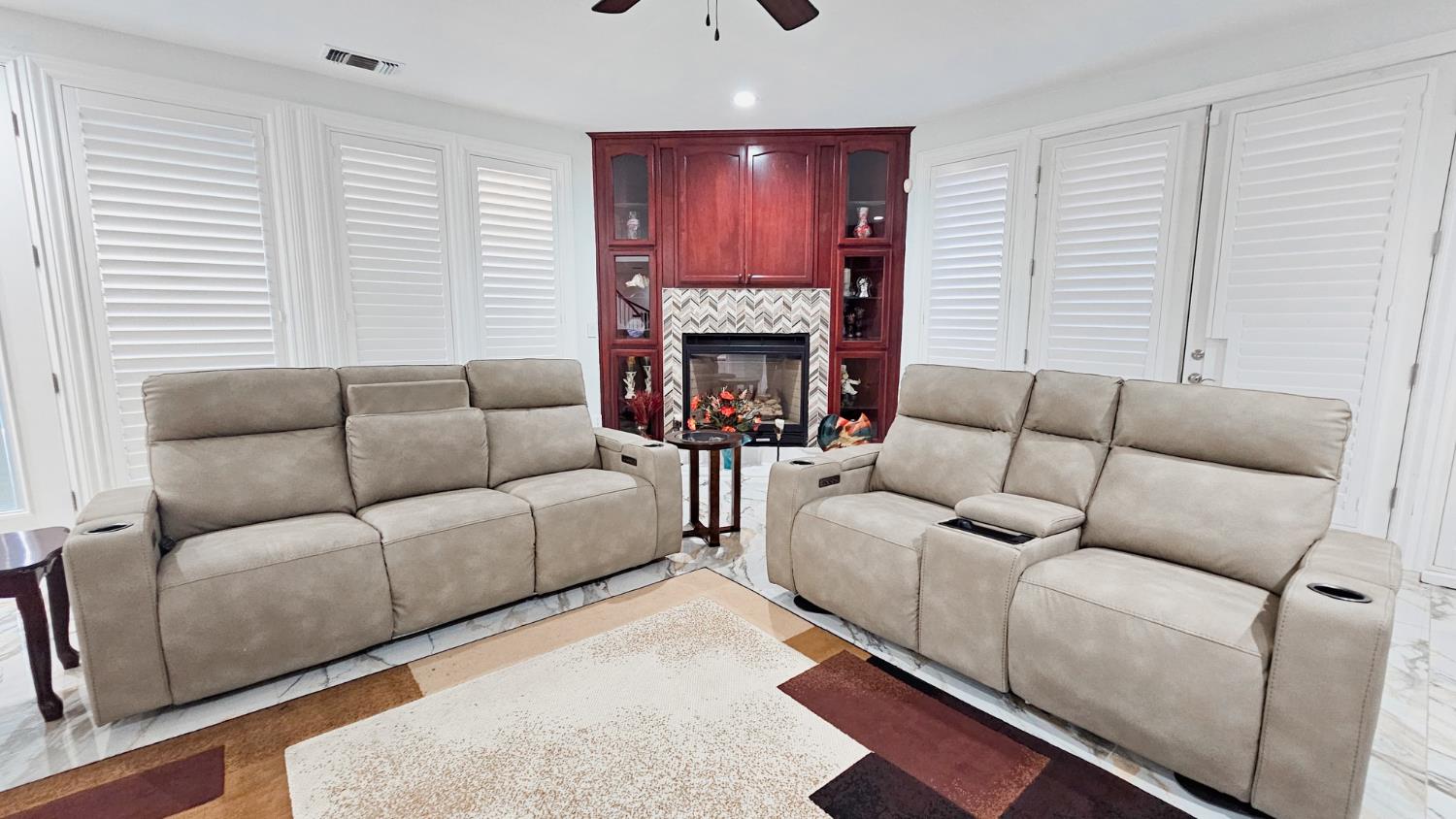 2625 E Sean Ave, Fresno, CA 93720