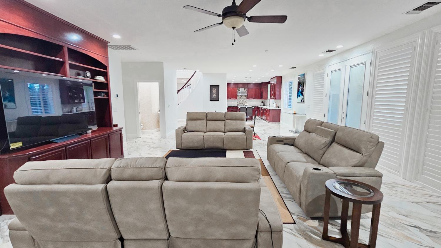 2625 E Sean Ave, Fresno, CA 93720