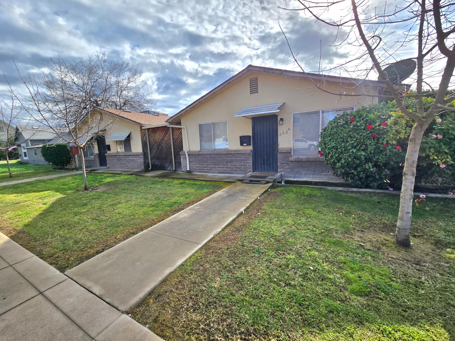 2222 2224 11th St, Reedley, CA 93654