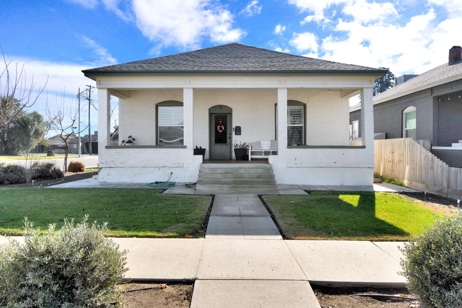 3 C St, Lemoore, CA 93245