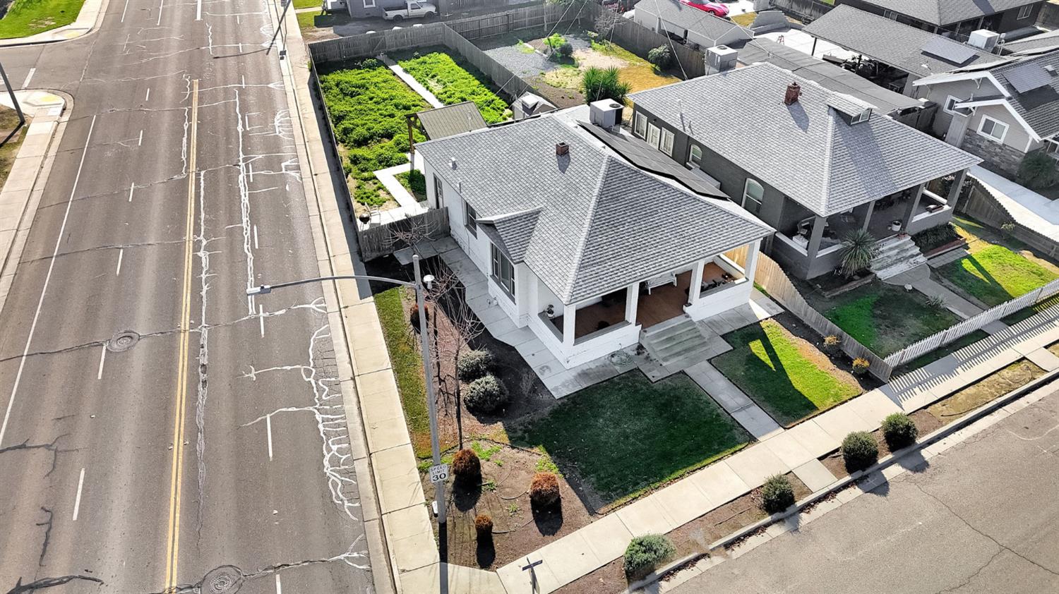 3 C St, Lemoore, CA 93245