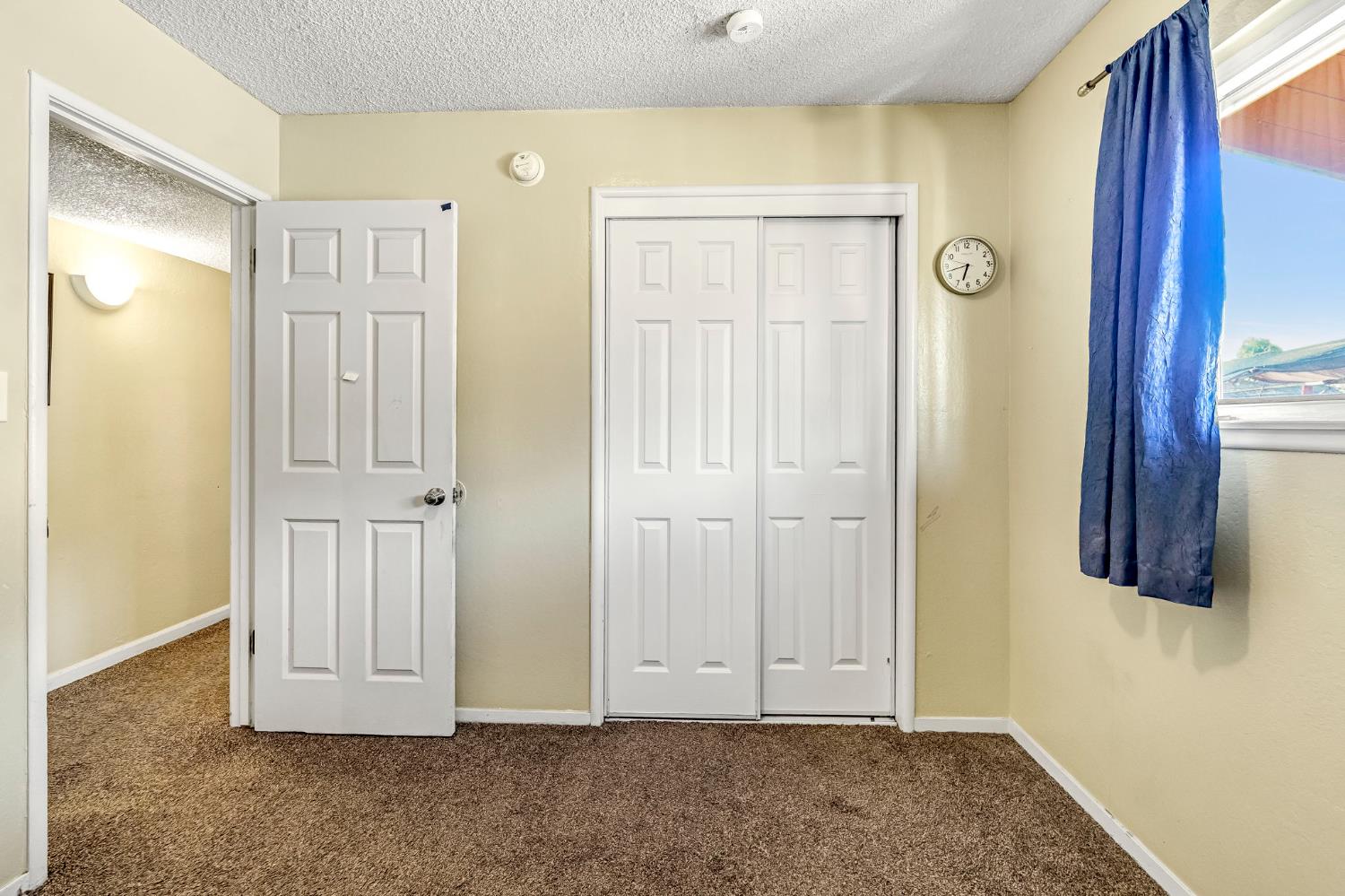 882 W National Ave, Clovis, CA 93612