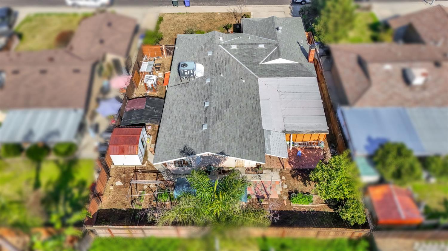 882 W National Ave, Clovis, CA 93612