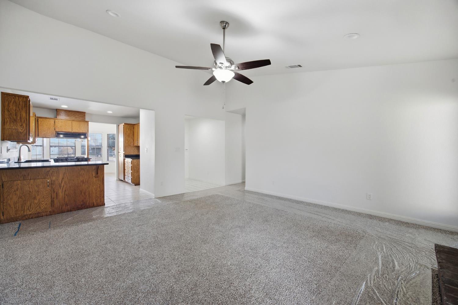 1931 S West Ct, Visalia, CA 93277