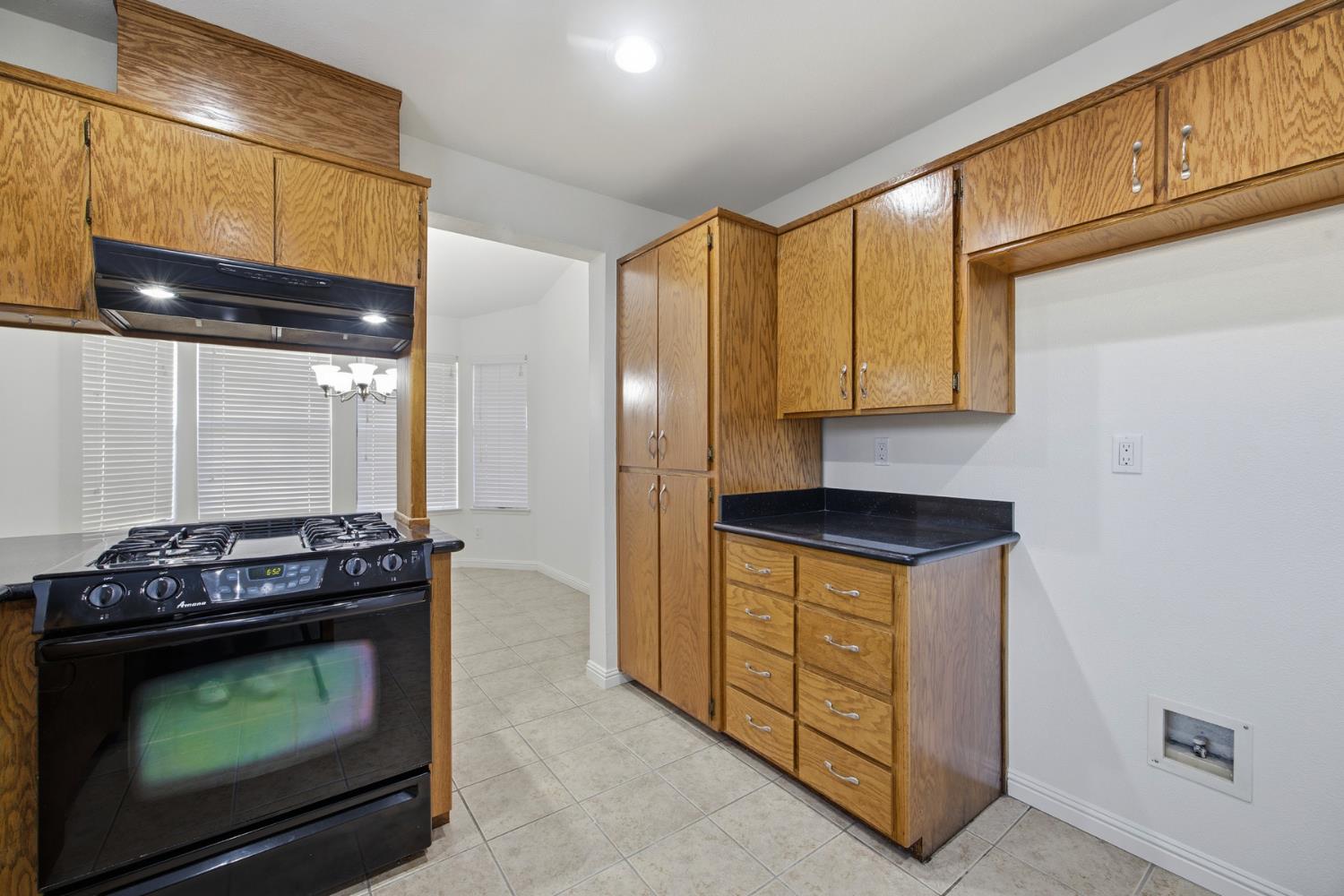 1931 S West Ct, Visalia, CA 93277