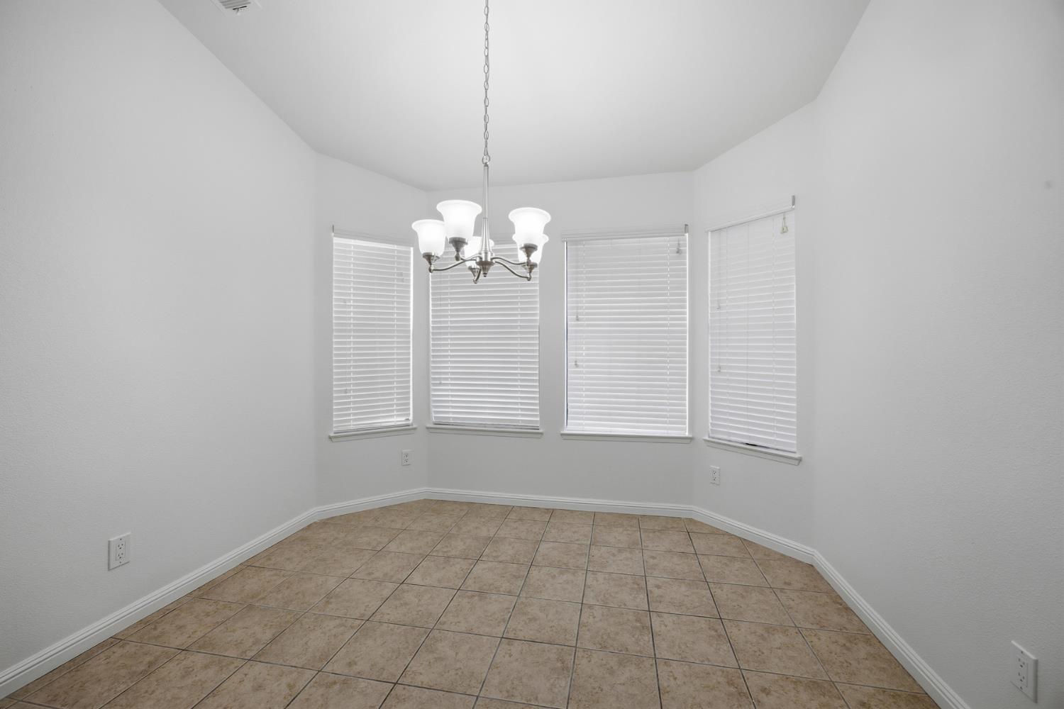 1931 S West Ct, Visalia, CA 93277