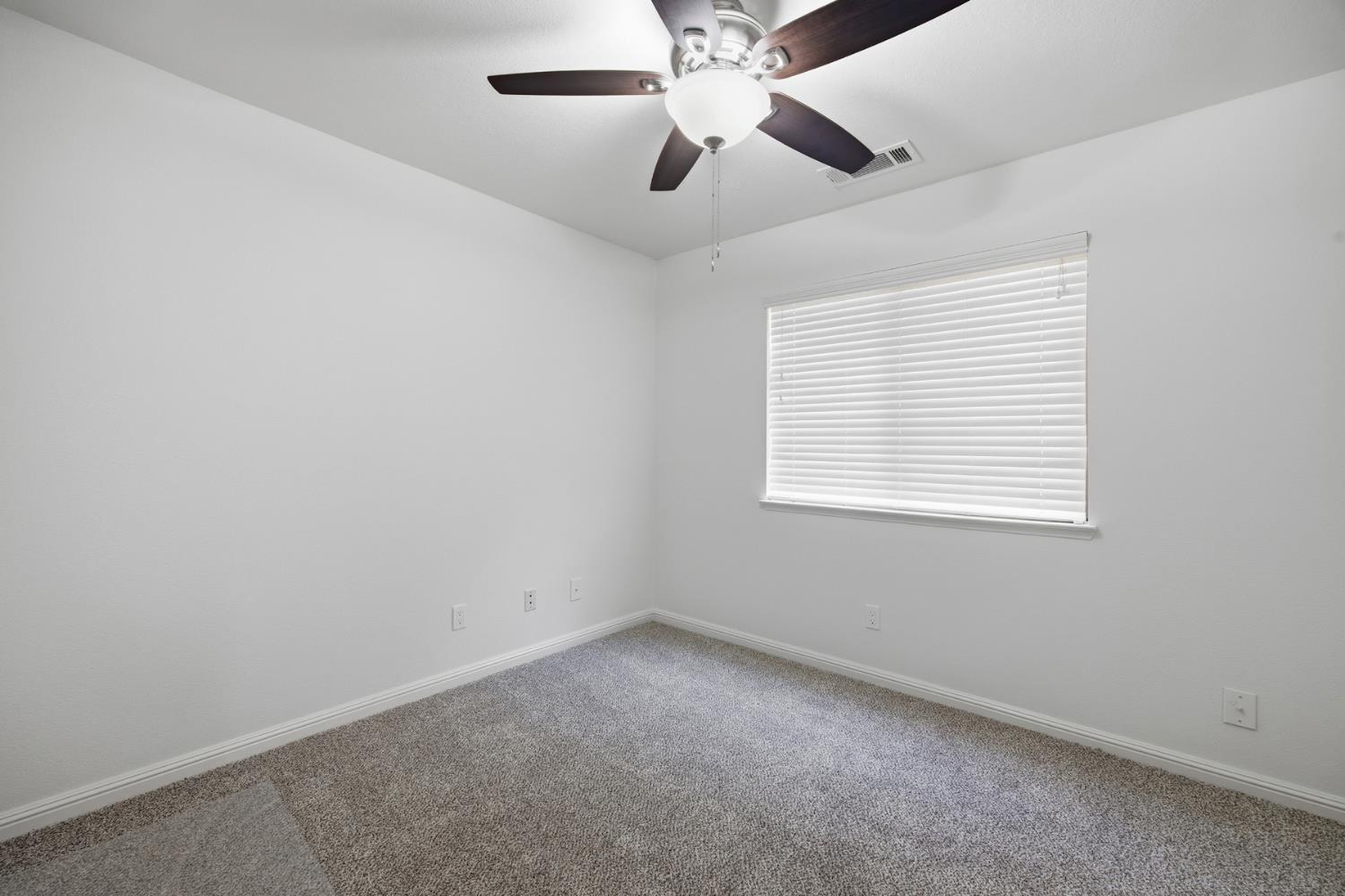 1931 S West Ct, Visalia, CA 93277