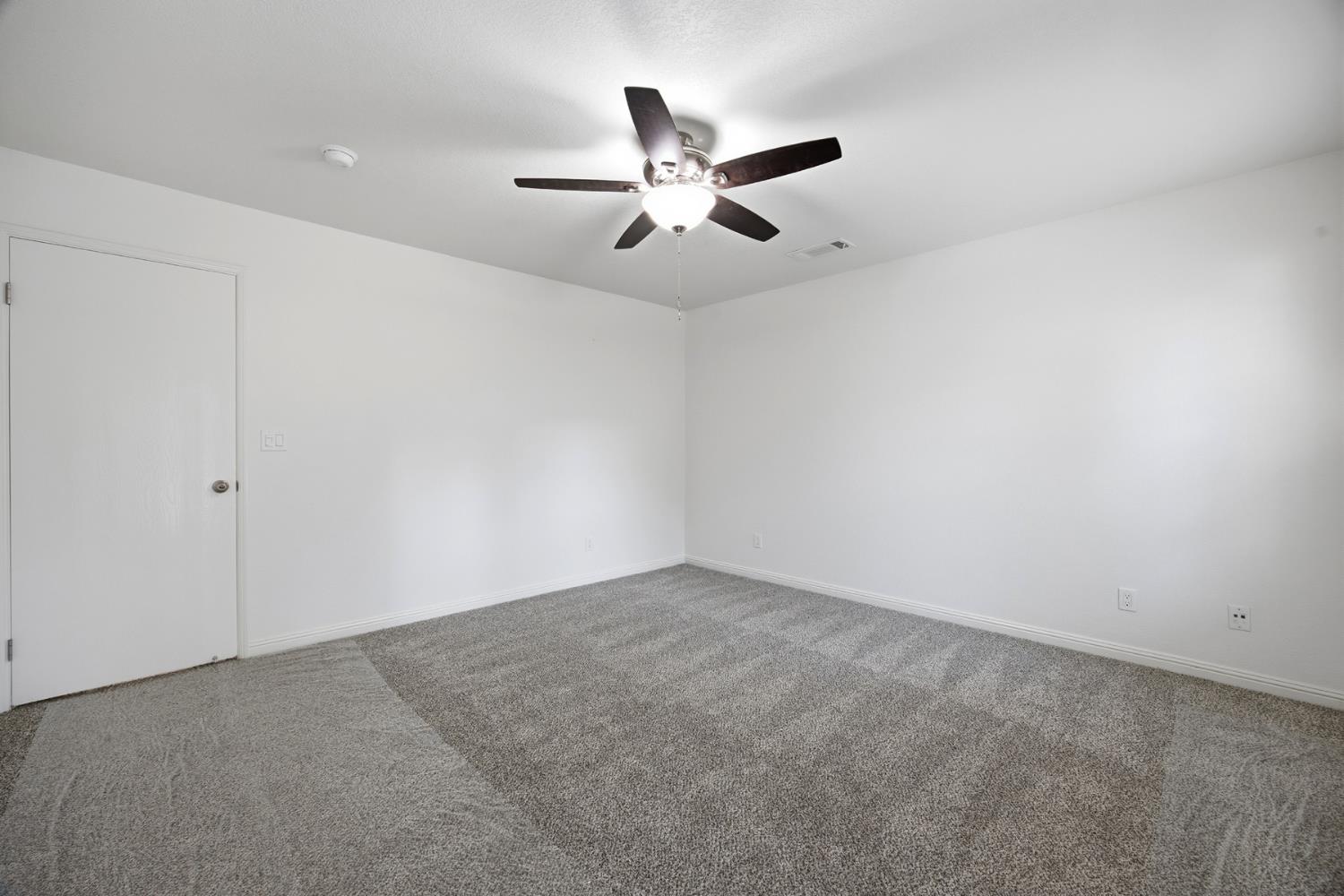 1931 S West Ct, Visalia, CA 93277