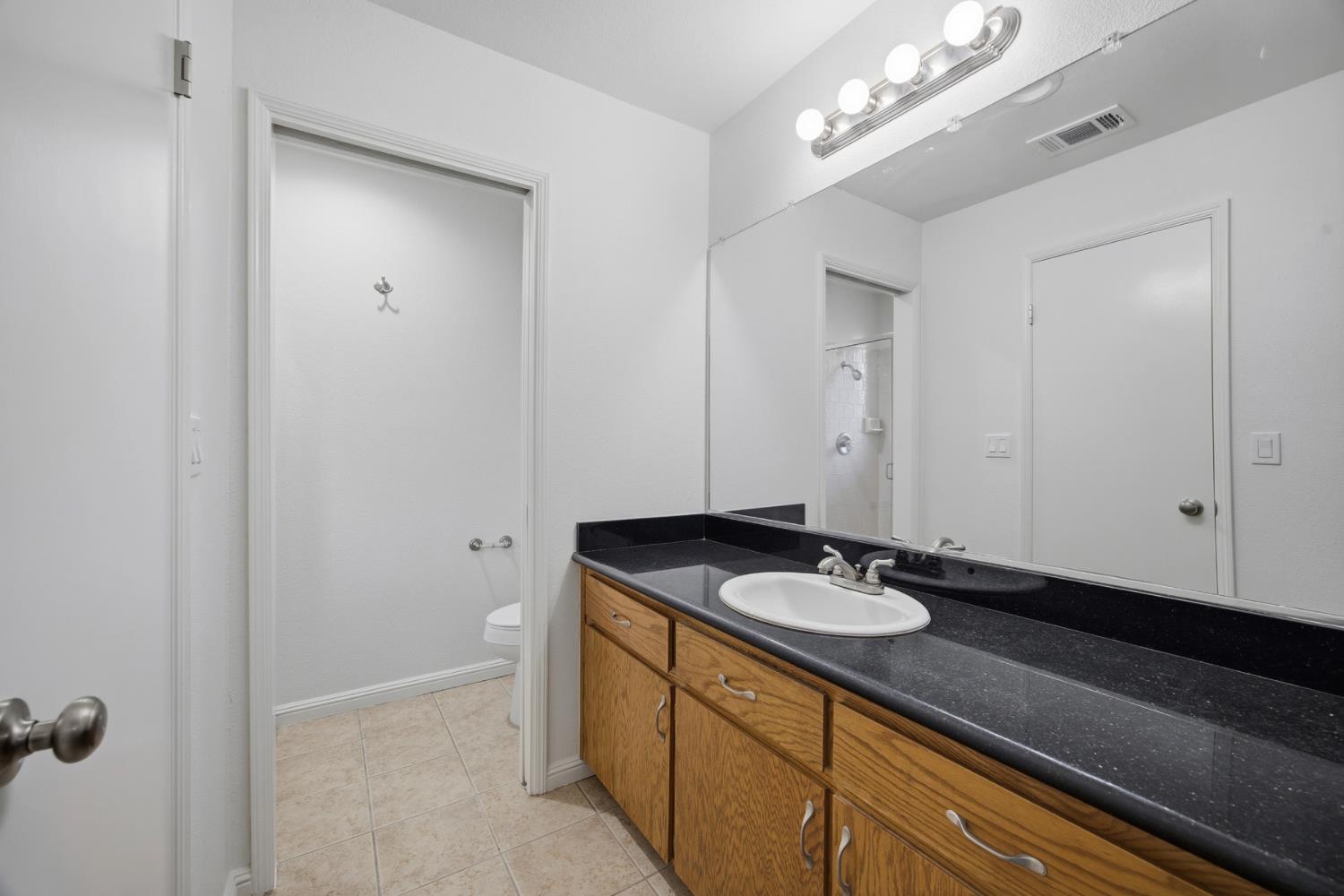 1931 S West Ct, Visalia, CA 93277