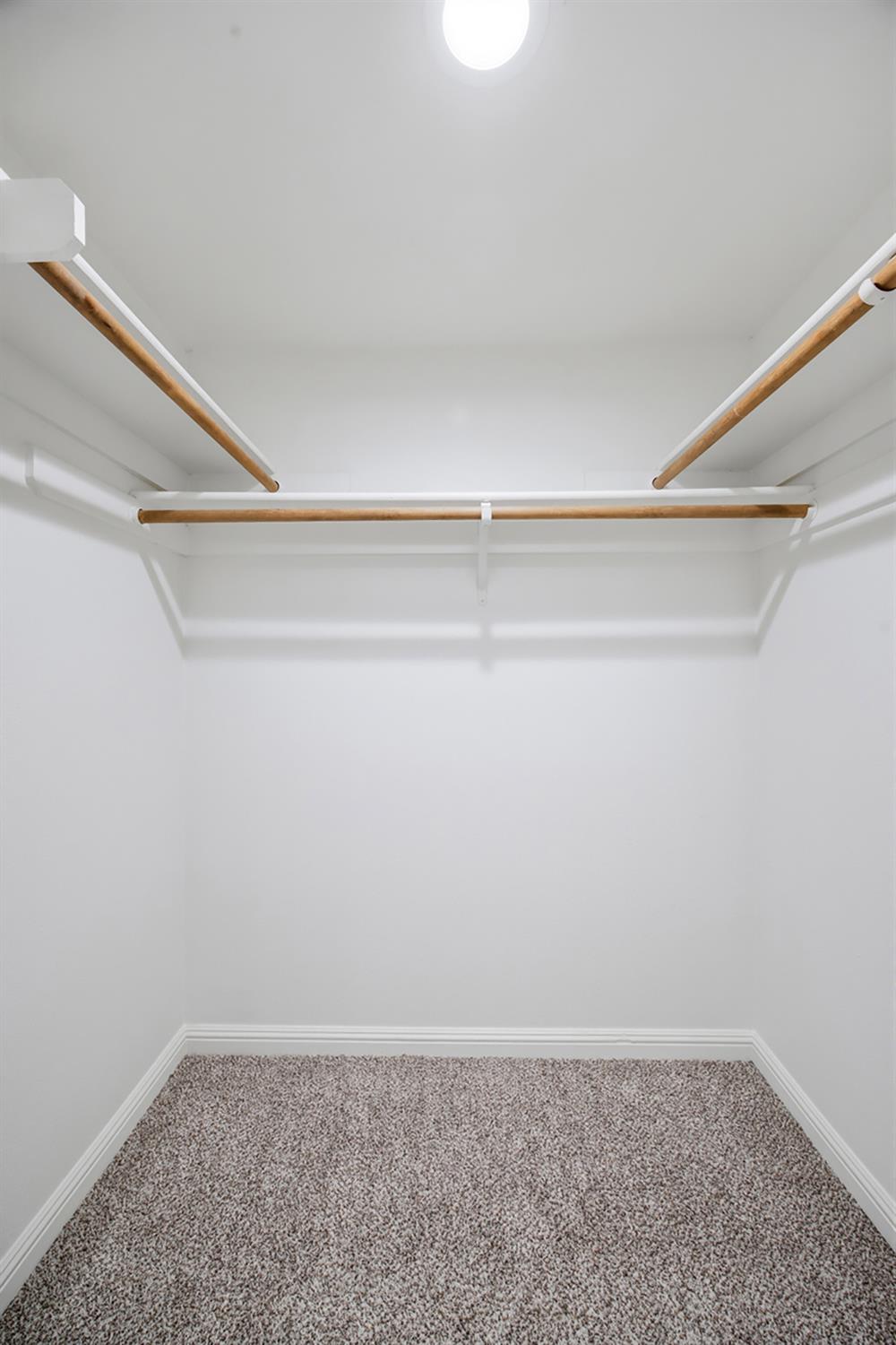 1931 S West Ct, Visalia, CA 93277