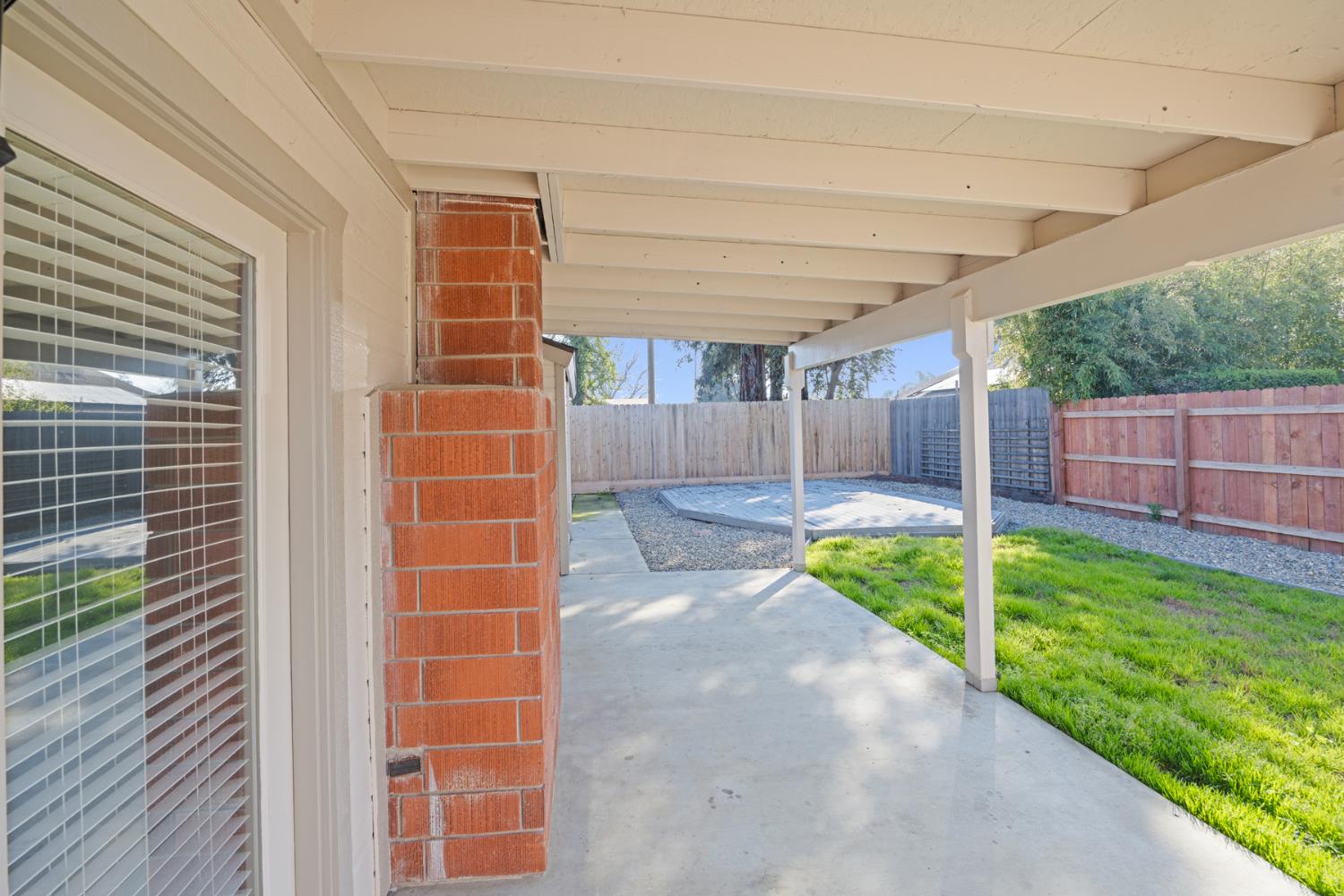 1931 S West Ct, Visalia, CA 93277