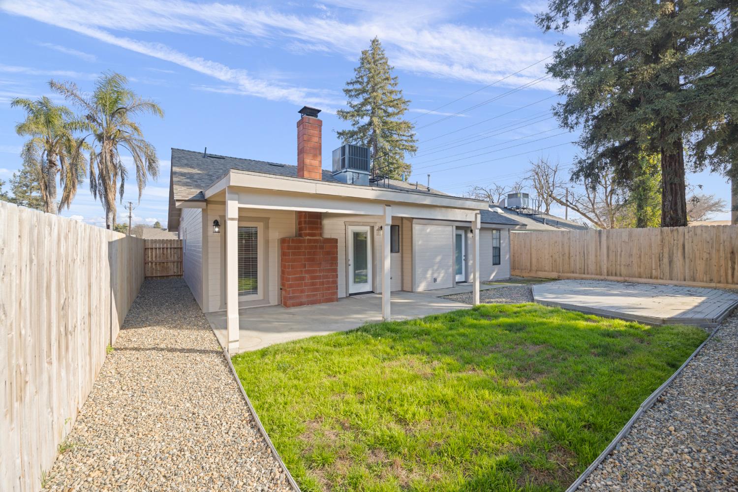 1931 S West Ct, Visalia, CA 93277