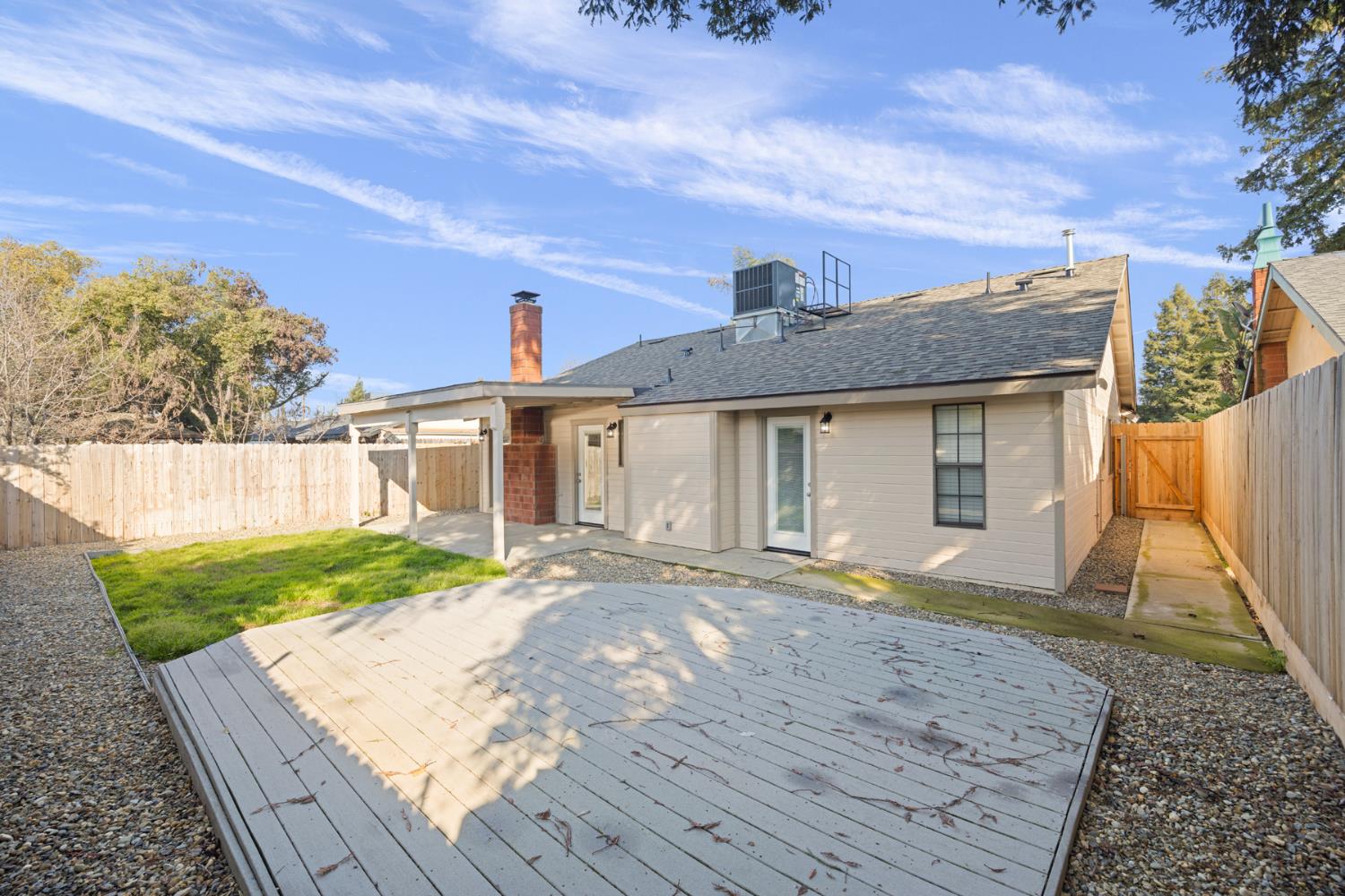 1931 S West Ct, Visalia, CA 93277