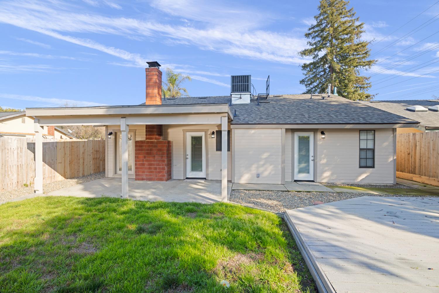 1931 S West Ct, Visalia, CA 93277