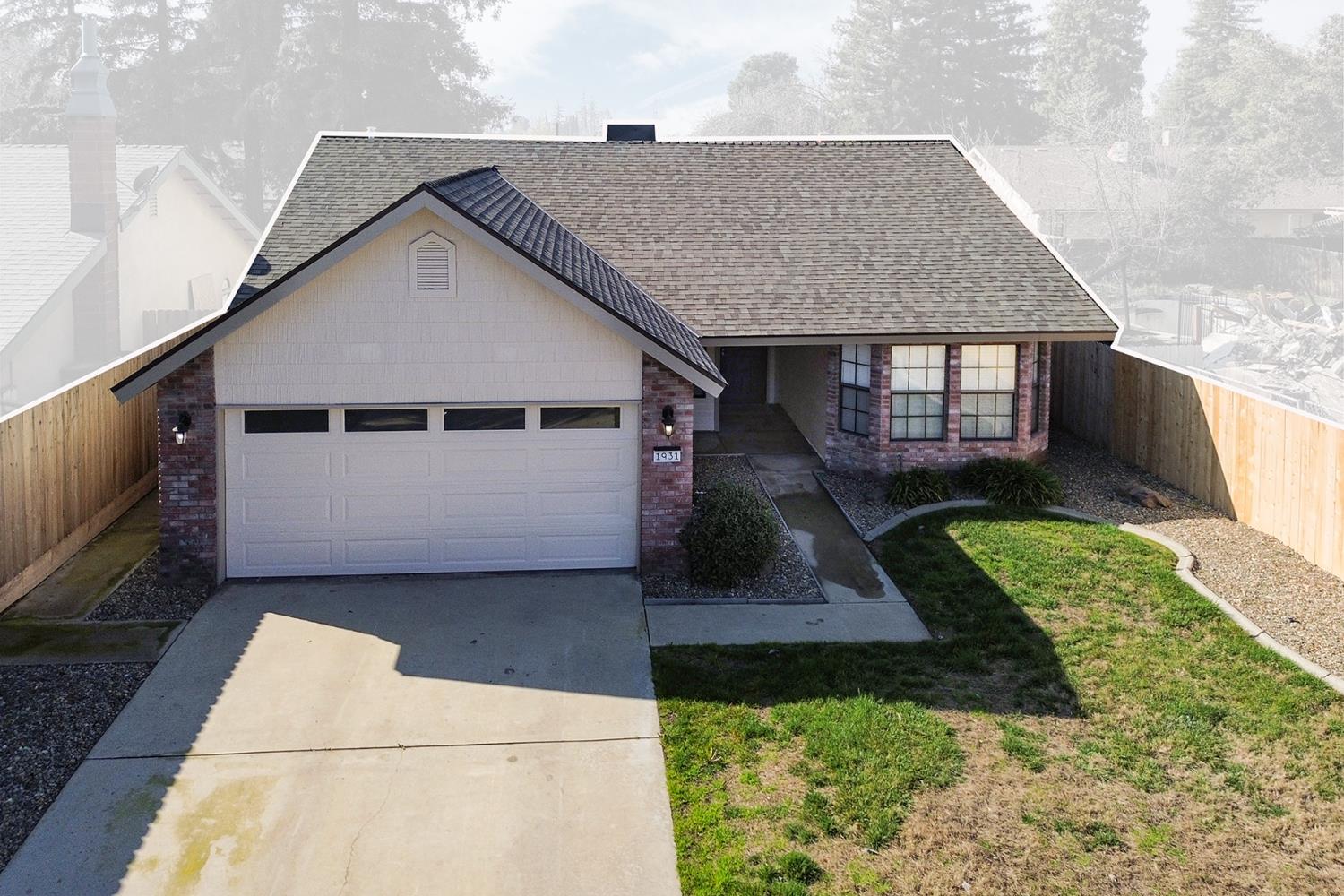 1931 S West Ct, Visalia, CA 93277