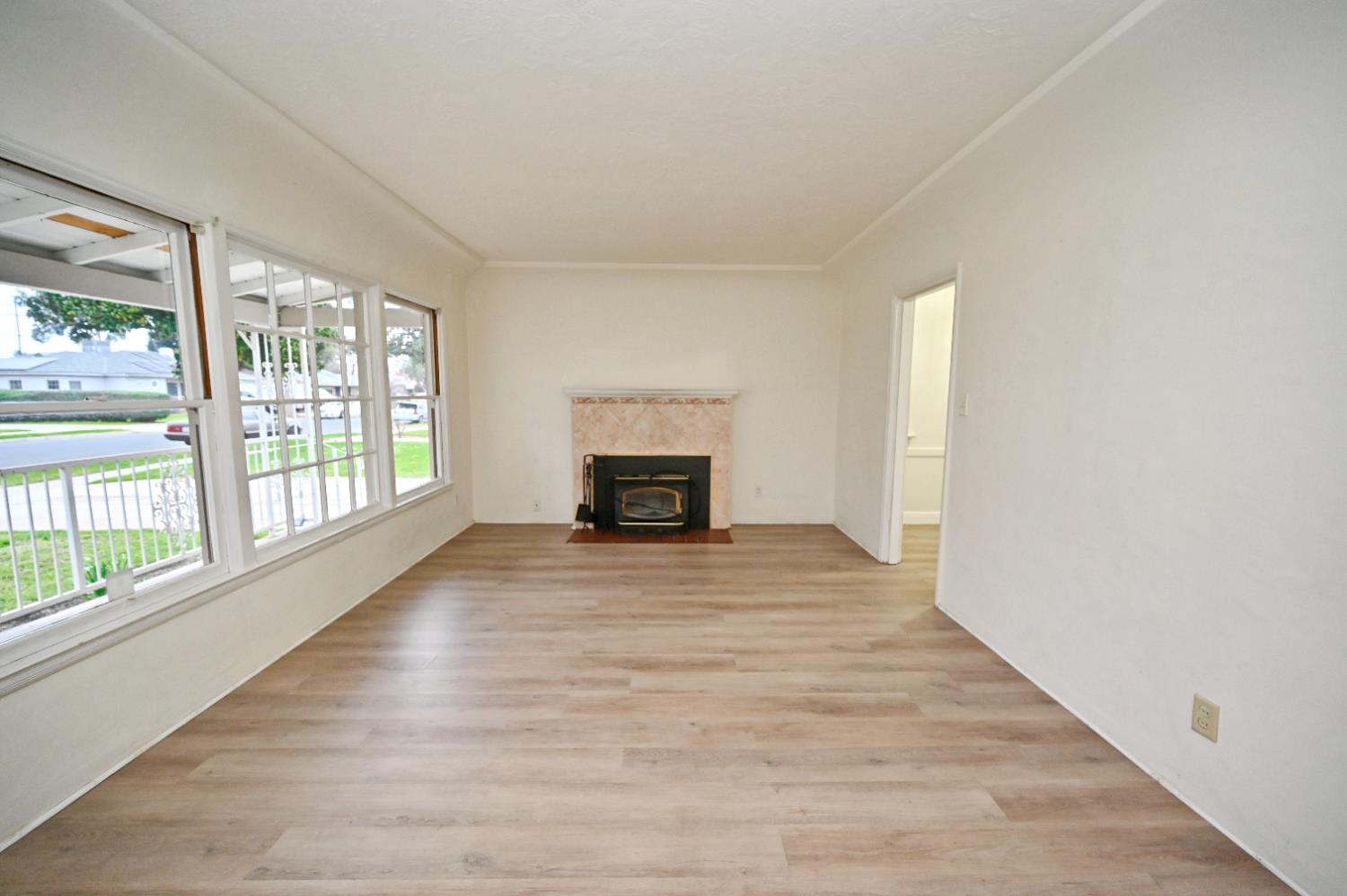 1413 W Terrace Ave, Fresno, CA 93705