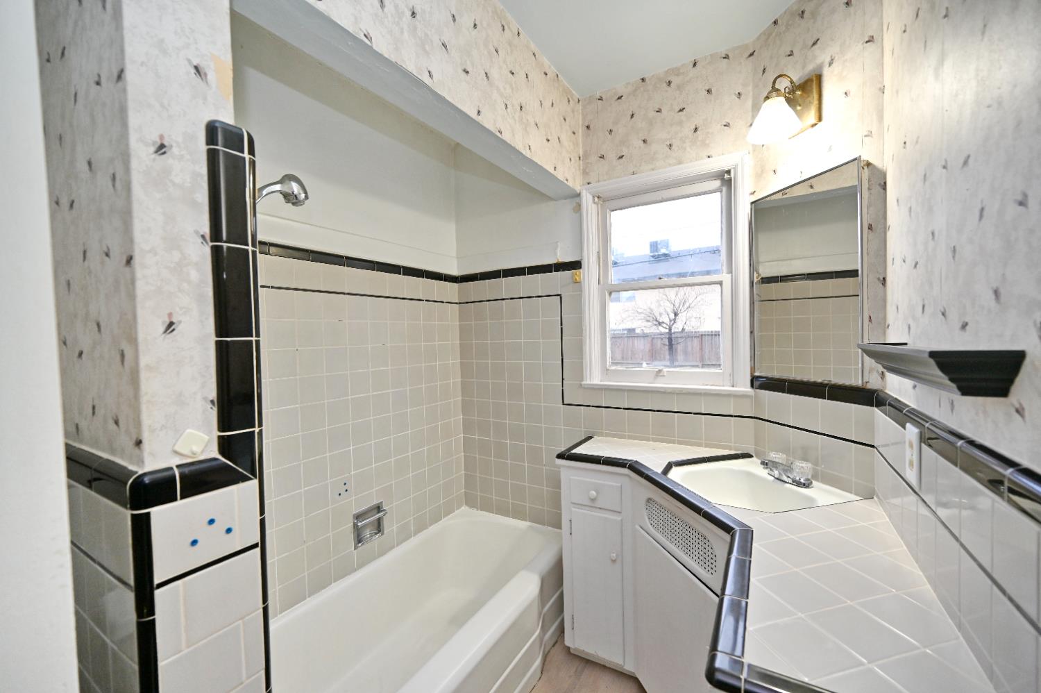 1413 W Terrace Ave, Fresno, CA 93705