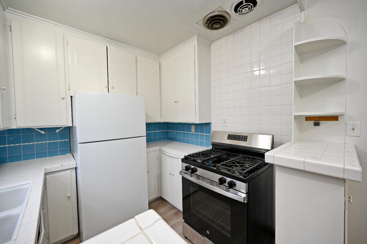 1413 W Terrace Ave, Fresno, CA 93705