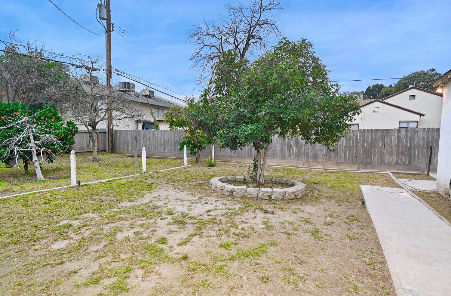 1413 W Terrace Ave, Fresno, CA 93705