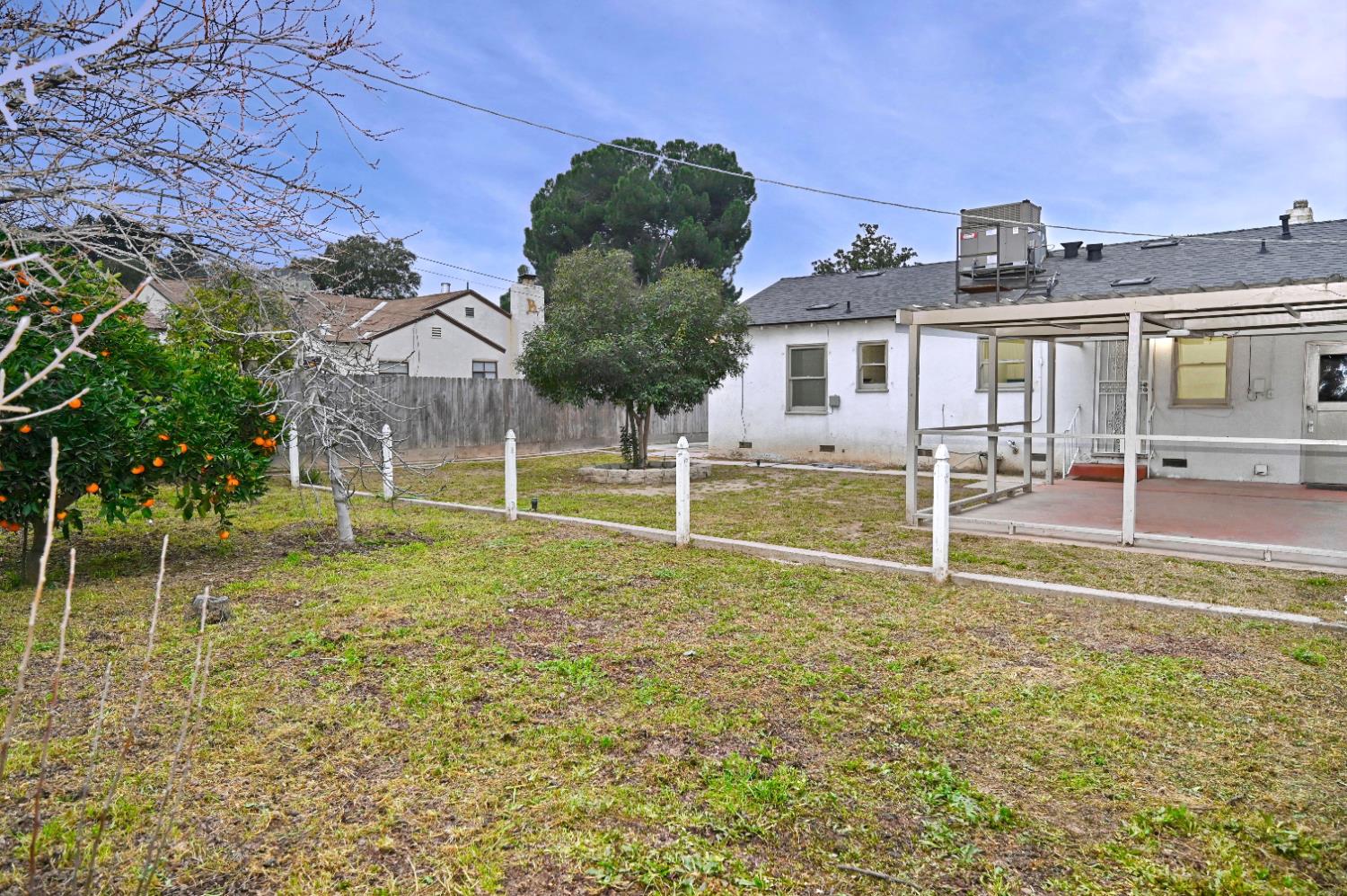 1413 W Terrace Ave, Fresno, CA 93705