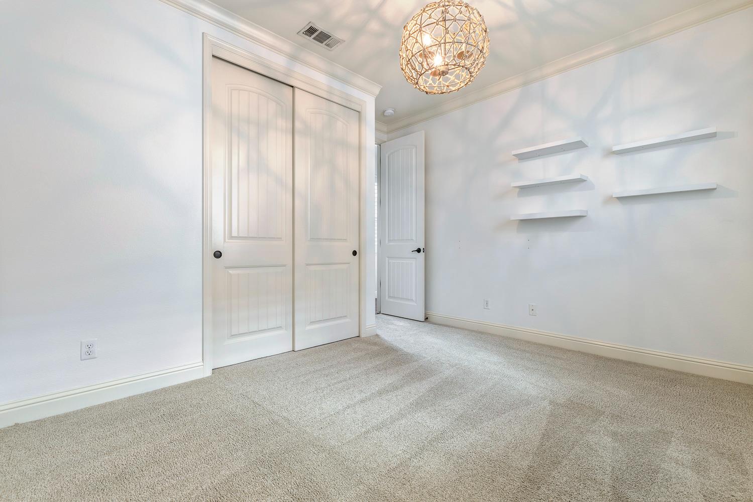 4095 Everglade Ave, Clovis, CA 93619