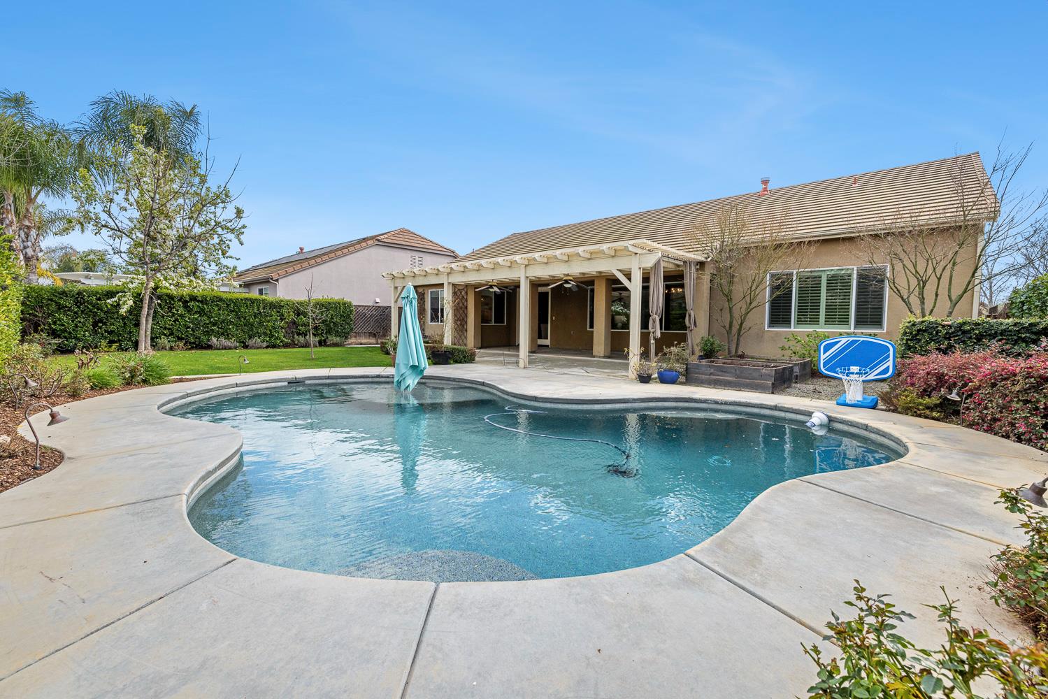 4095 Everglade Ave, Clovis, CA 93619