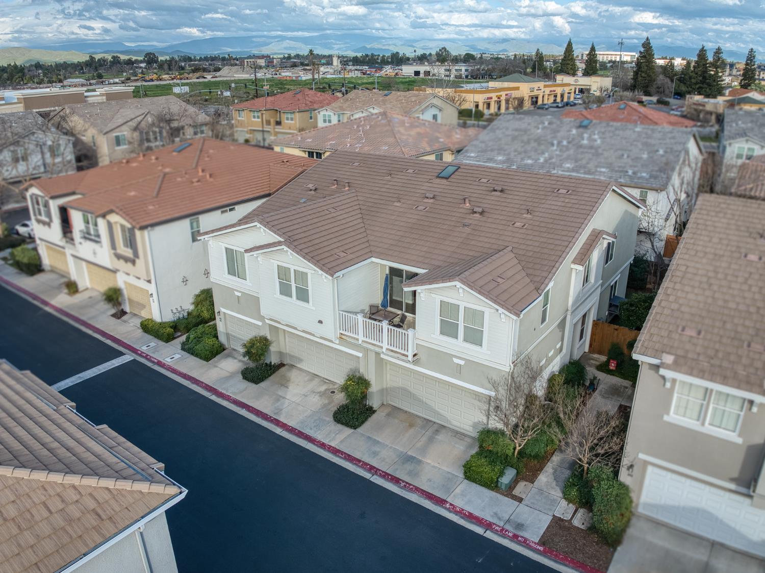 367 N Raphael Ln, Clovis, CA 93611